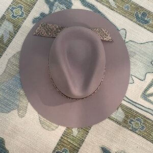 Wyeth: Wide Brim Wool Hat in Dusty Mauve with Printed Band